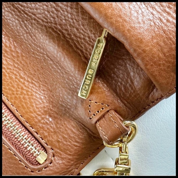 Tory Burch Reva Clutch in Tan Leather & Gold. - Picture 5 of 10